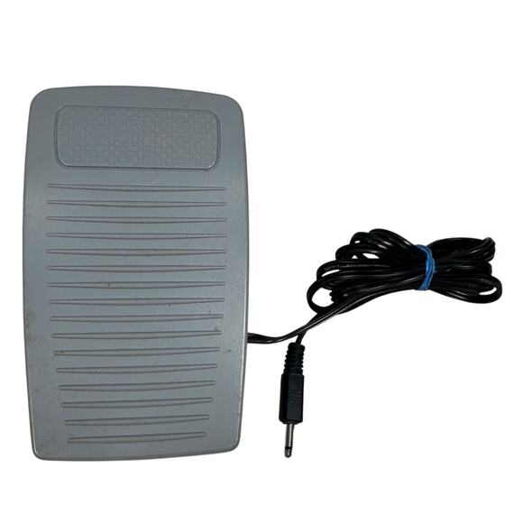 Pfaff Passport 2.0 Sewing Machine IDT System Compact FOR PARTS OR REPAIR READ - Picture 8 of 12